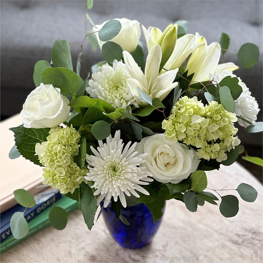 Snowy Dreams Bouquet – SMITH FLORAL & GREENHOUSES, Lansing MI